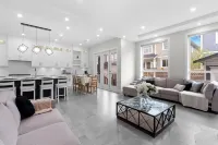 Contemporary Luxury modern charming retreat