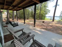 Shore Thing Waterfront Home with private covered boat dock on Toledo Bend