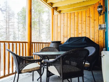 Modern mountain condo on Northstar Mountain licence # STRU 2025-16819 Отели рядом с достопримечательностью «Kimberley Alpine Resort»