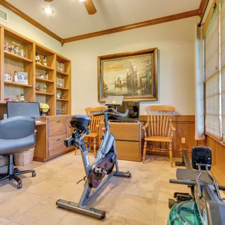 Spacious Greenbrier Vacation Rental on ~ 4 Acres!