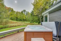 Ski-in Condo w/ Hot Tub on Burke Mtn Slopes! - Wifi
