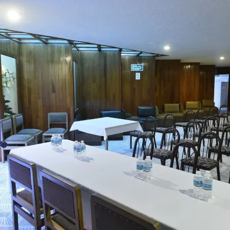 Hotel Atizapan Отели рядом с достопримечательностью «Торговый центр Plaza Millenium (Тлальнепантла)»