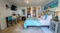 Rustic Lakeview Getaway – Pet Friendly & Free Parking