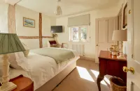 The Greyhound Inn Hotel a Woolstone