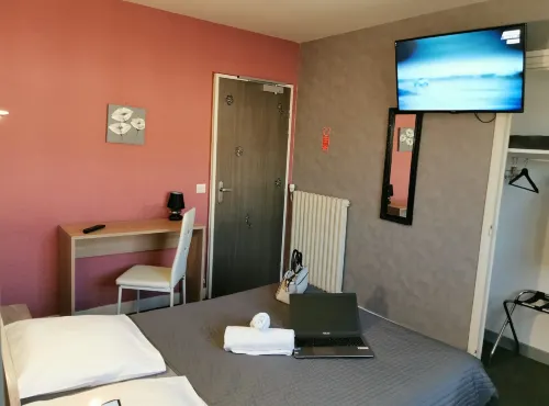 La Vieille Ferme Hotel a Les Ancizes-Comps