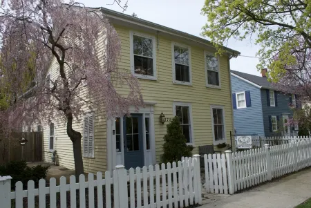 Queen Regent Отели рядом с достопримечательностью «Флорал Клок»