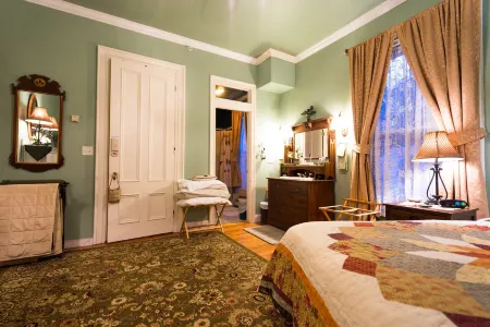 Center Harbor Sutton House B & B