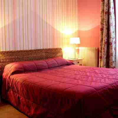 Logis Hôtel les Aubépines Rooms