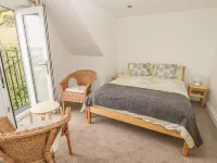 Sunrise Hotels near Filey Beach