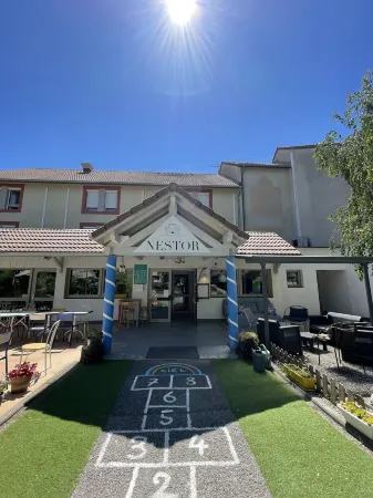 Nestor Hotel Gap et Restaurant Отели в г. Гап
