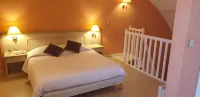 Logis l'Auberge Bourbonnaise - ที่มีสระว่ายน้ำ