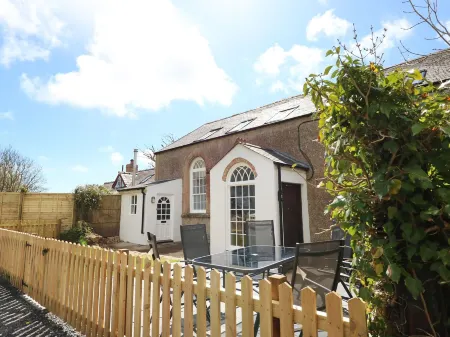 Thorne Chapel Отели рядом с достопримечательностью «Стакпол Уоллед Гарденс»