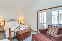 3 Mi to Tobyhanna State Park: Home w/ Serene Deck! - 3-Star