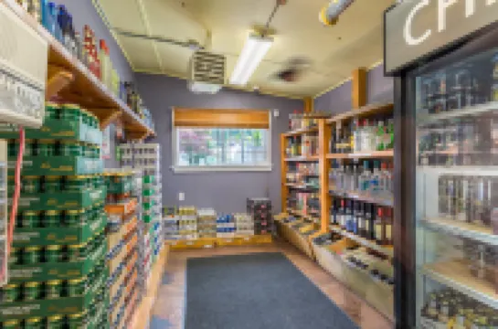 Bathgate Resort and Marina Hotels in Sunshine Coast