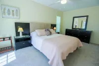 Four Bedroom Comfort  4668 Home by RedAwning - 3-Star