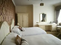 Feathers Hotel, Bar and Restaurant Hotels in Aberaeron