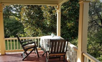 Hummingbird Inn