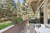 Comfortable & Modern 2 Bedroom Apartments - Right on the Slopes!