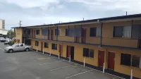 International Lodge Motel - Motels