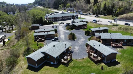 Motel le Riviera Отели в г. Шарлевуа-Эст