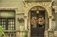 Inn at St James Court Hotels in Shively