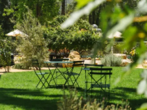 Hummingbird Inn Hotels in Ojai