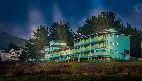 Inn of the Lost Coast Hotels in Whitethorn