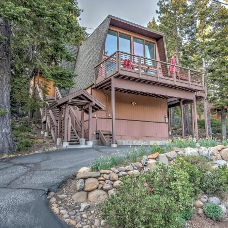 Tahoe City A-Frame Home 10 Mi to Skiing!