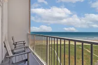 Aquarius Penthouse #2, Dahktari Condo - Sea View