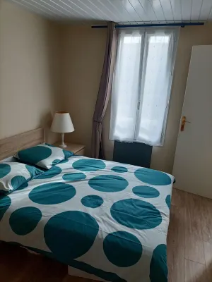 Small cocoon 600 metres from the beach