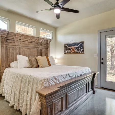 Recently Built Cabin w/ Pavilion in Granbury!