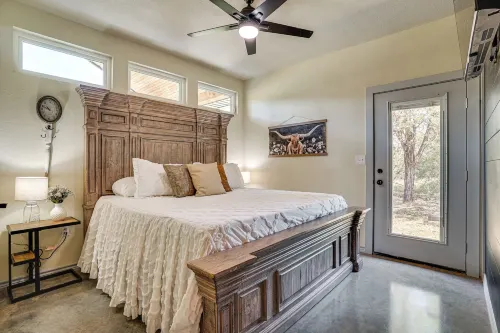 Recently Built Cabin w/ Pavilion in Granbury! - 4 tähden