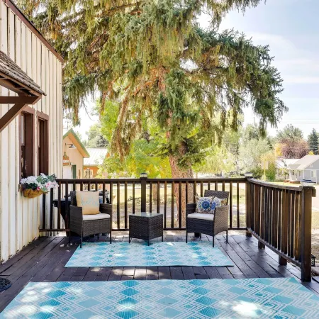 Cottage w/ Furnished Deck: 1 Mi to Dtwn Craig!