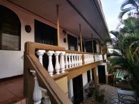 Cabinas Madeleine Hotels in El Roble