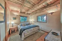 Private Deck & Mtn Views: Family Getaway in Eureka - Parking