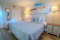 Breathtaking Ocean Views and Cozy Balcony - Charming Getaway