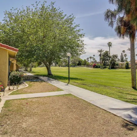 Summer Desert Oasis! Pool, Patio & Fast Wifi