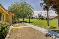 Summer Desert Oasis! Pool, Patio & Fast Wifi - Apartments