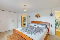 Rockaway Beach Vacation Rental Walk to Ocean - parking