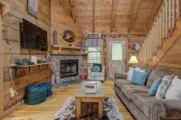 Secluded Sevierville Cabin w/ Hot Tub!