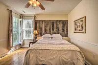 Pet-Friendly Suburban Escape w/ Deck & Grill! - Homestays