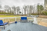 Richmond Home with Pool, 5 Mi to Downtown! - bar