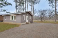 Pet-Friendly Cabin Retreat Wisconsin River Access - 2-Star