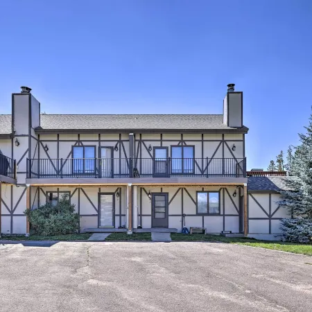 Townhome w/ Club Access on Shuttle Stop