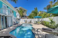 Siesta Key Dream Inn Rental - Close to Village! - Pools