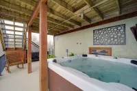 Views & Hot Tub: Sky Barn Retreat in Beech Mtn! - 3-Star