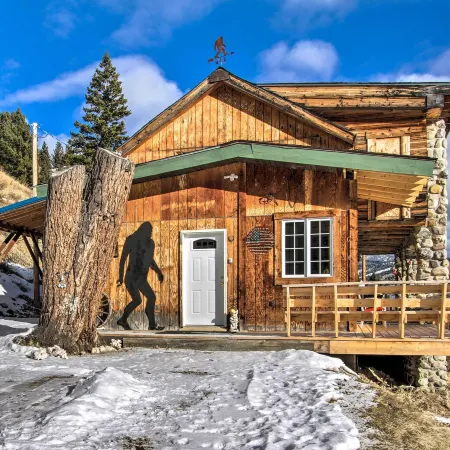 Sasquatch Inn Retreat Near Fishing and Hunting!