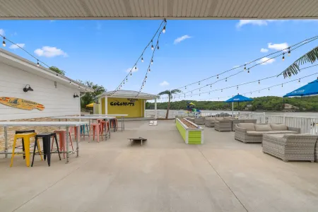 Coconuts RV Resort Отели в г. Osage Township