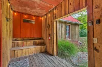 Rustic Cabin in the Woods 2-Acre Fishing Pond! - Homestays