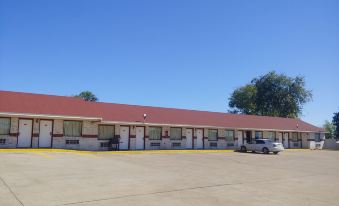 Brooks City Executive Inn